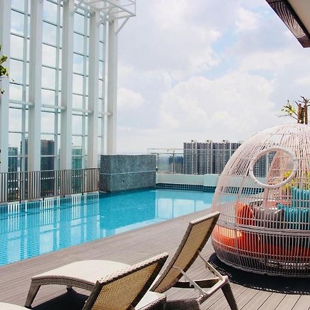A Cozy & Comfy Suasana Suites In ジョホールバル エクステリア 写真