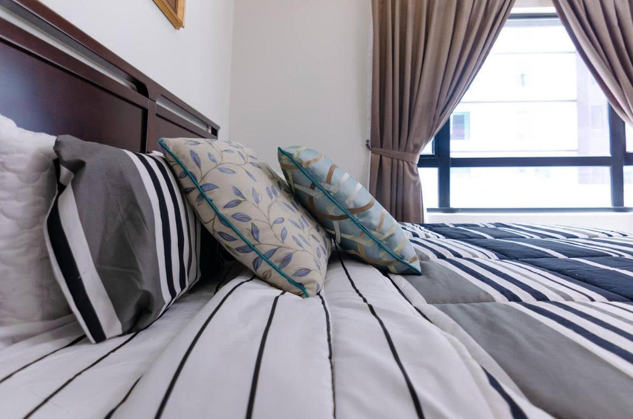 A Cozy & Comfy Suasana Suites In ジョホールバル エクステリア 写真