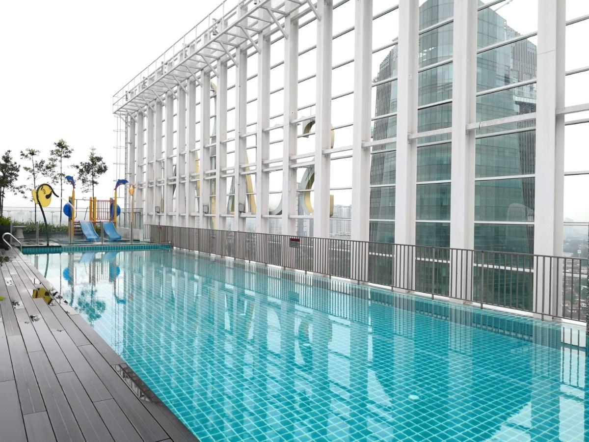 A Cozy & Comfy Suasana Suites In ジョホールバル エクステリア 写真